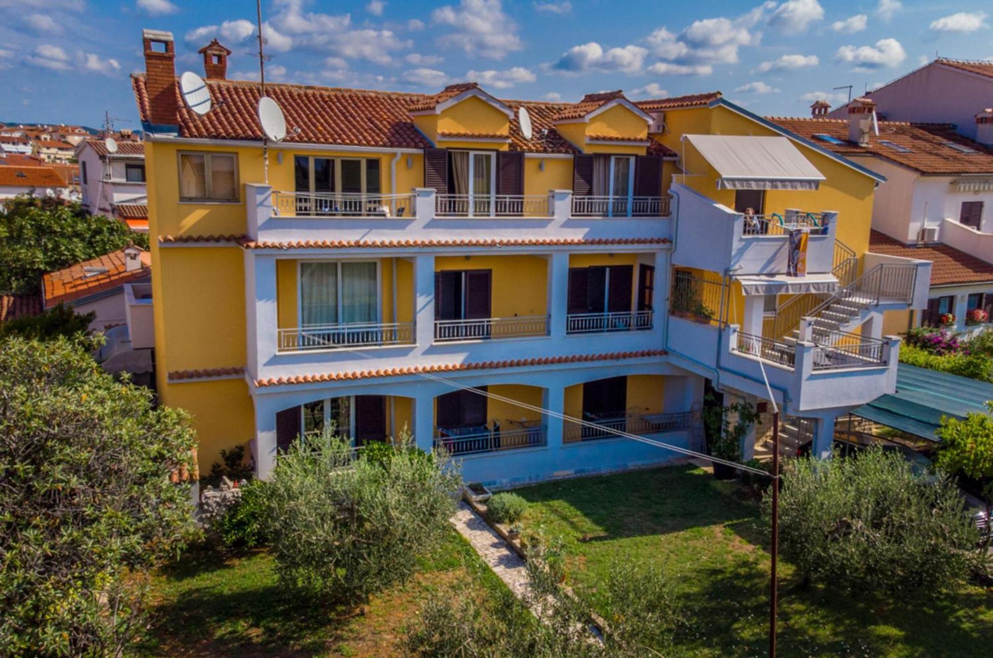 Apartments Malvina 로비니 외부 사진